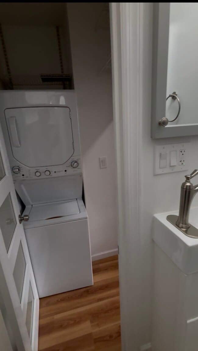 Photo - 605 Bramhall Ave