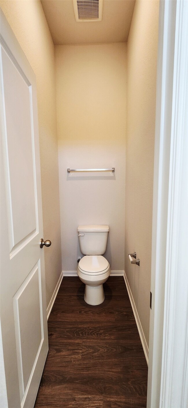 Building Photo - 406 Magnolia Ln