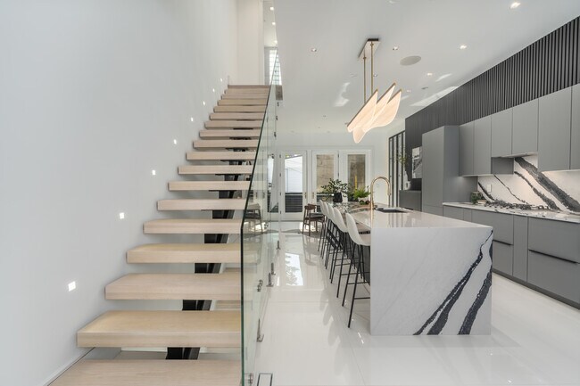 1604 13th St NW