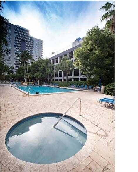 Photo - 800 N Miami Ave Unidad E505
