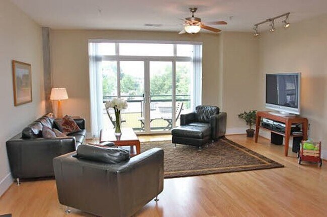 Photo - 444 S Blount St Unit 328