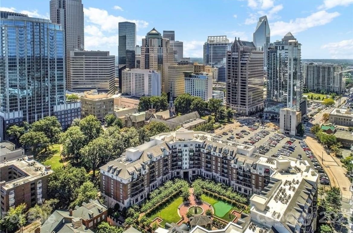 Photo - 300 W 5th St (Charlotte, NC)