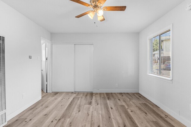 Photo - 2652-2728 E 15th Street Unidad 2726