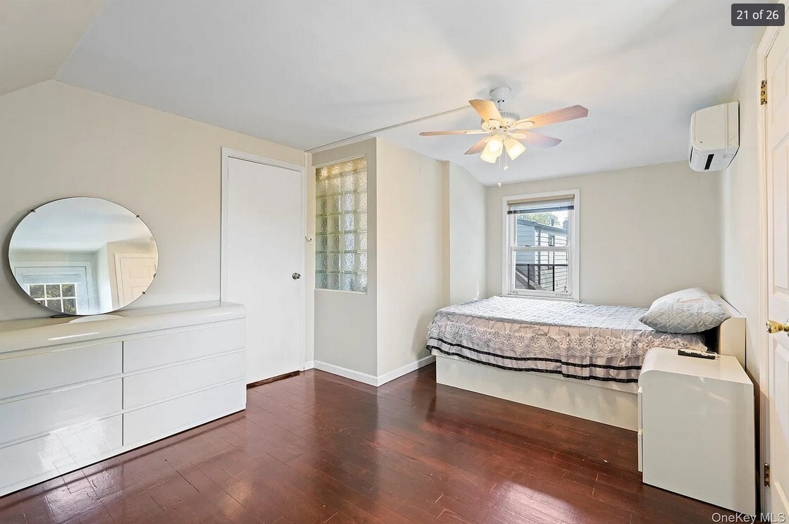 Photo - 304 Unqua Rd