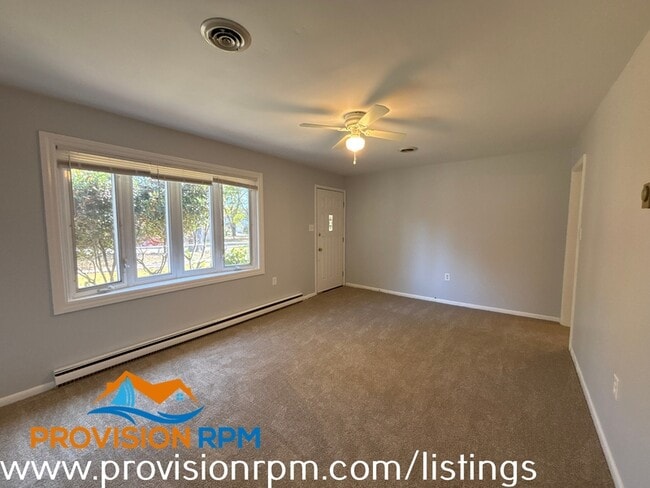 Photo - 322 Creek Blvd