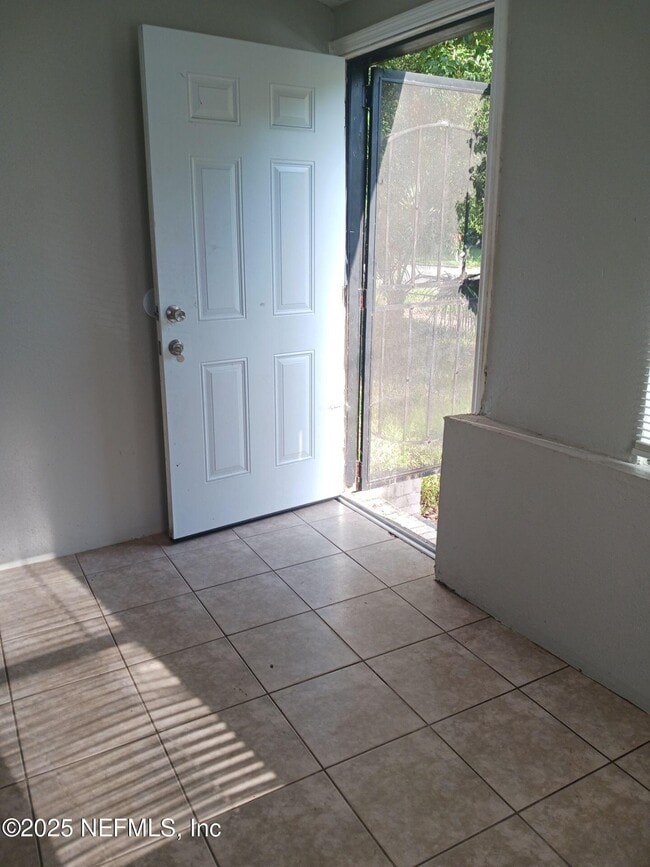 Photo - 2370 Commonwealth Ave