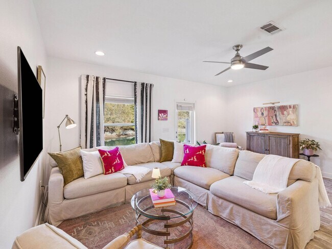 Photo - 89 Crossing Ln