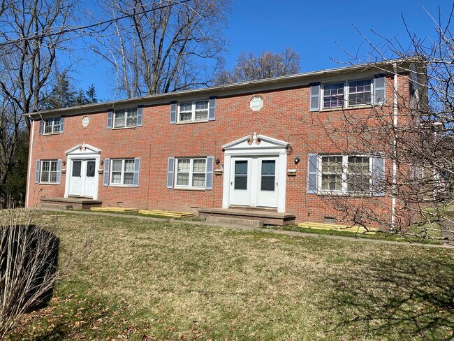 Building - 218 Bird Court