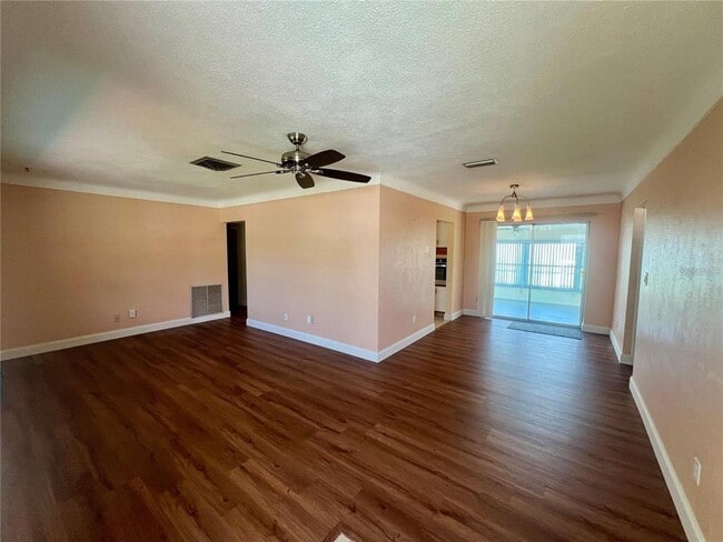 Photo - 6700 17th Ln N