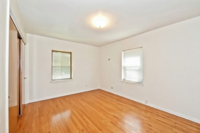 Photo - 330 Duane St