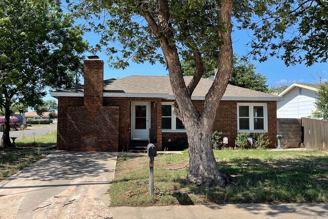 Cozy 3-Bed, 2-Bath Retreat in Serene Neigh... - Cozy 3-Bed, 2-Bath Retreat in Serene Neigh... House