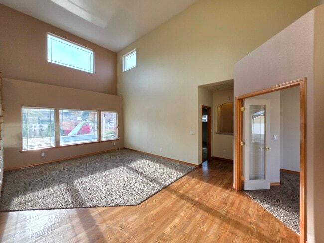 Photo - 3493 Hanstead St