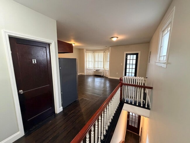 Building Photo - 45 S Pine Ave Unit Floor 2