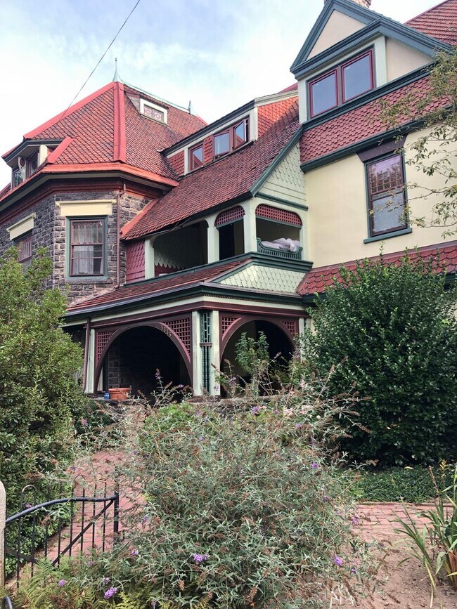 Photo - 5335 Knox Street Unit 5