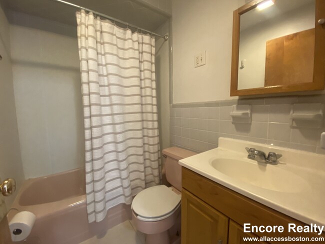 Photo - 312 Tappan St Unit 6