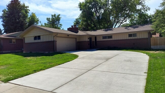 Building Photo - 3411 S Dayton St Rental