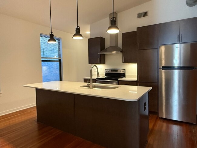 Building Photo - 1207 Main St Unit 2 Rental