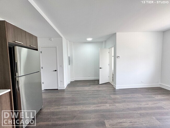 Photo - 1555 W Hollywood Ave