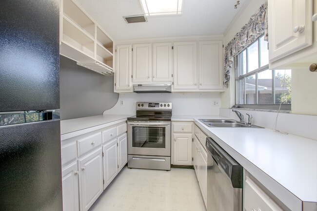 Photo - 135 W Minnesota Ave
