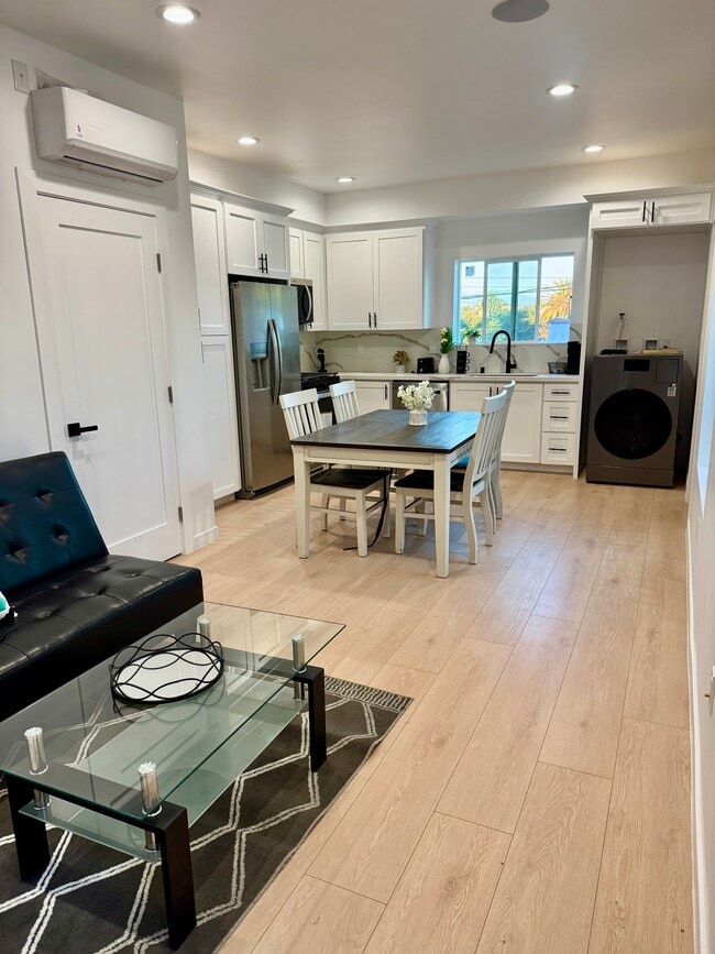 Photo - 2681 Pomeroy Ave