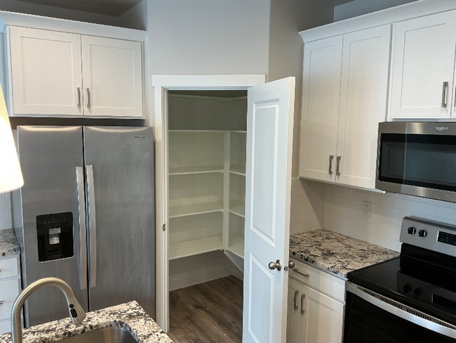 Photo - 816 N Hilltop Dr