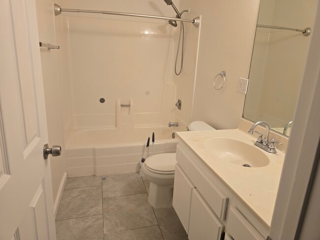 Building Photo - 56280 Buena Vista Dr Unit #2