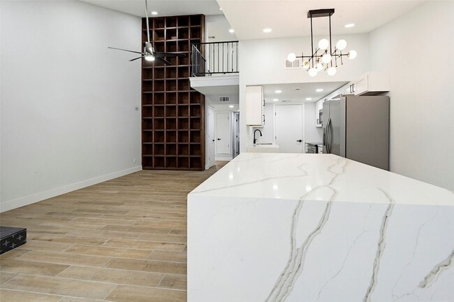 1860 Amber Ln