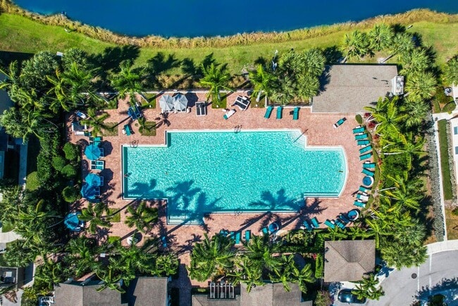 Photo - 880 Millbrae Ct