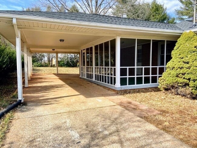 Photo - Great 4 Bedroom House