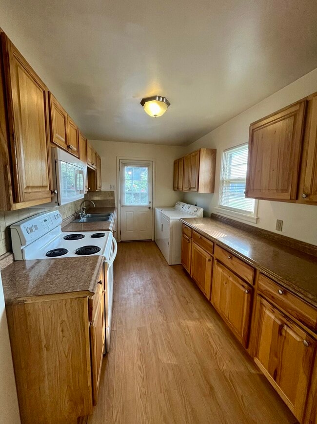 Photo - 4601 Elgin Ave