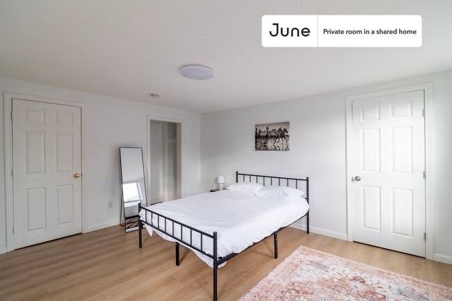 Photo - Room in Shared 4 bed/4 bath home Unit A