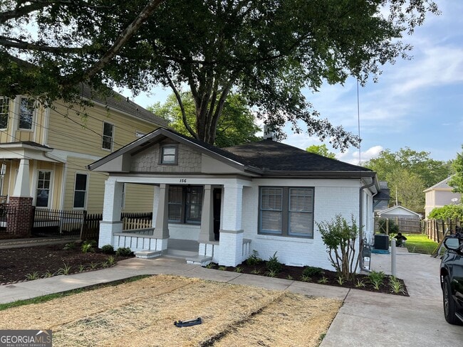 Photo - 1565 Walker Ave