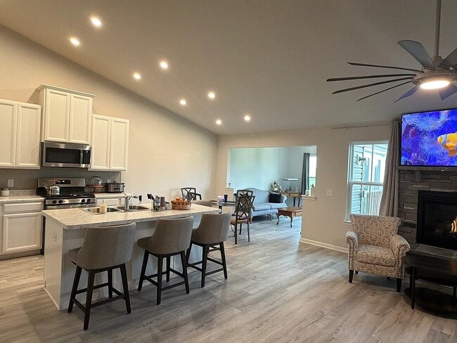 Photo - 5535 Spanish Bay St SE