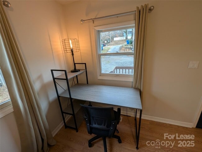 Photo - 25.5 Woodrow Ave