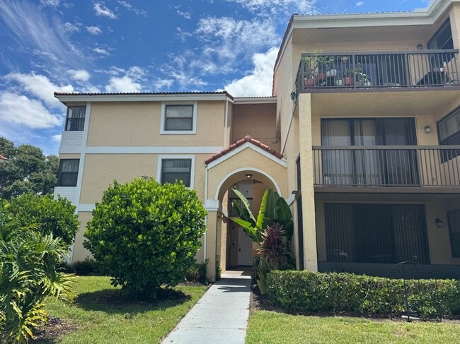 Building Photo - 5661 Riverside Dr Rental