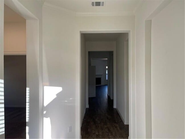 Photo - 208 Baralo St