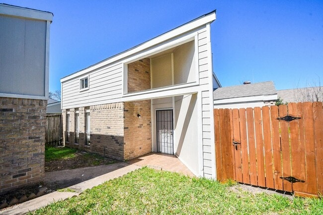 Photo - 11330 Bandlon Dr