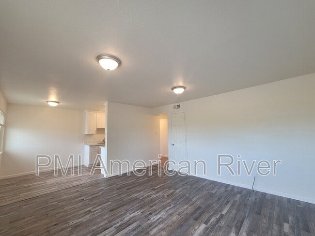 Photo - 7143 Bacchini Ave