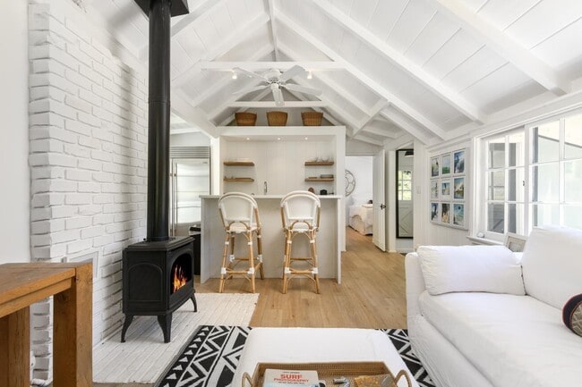 Photo - 539 Periwinkle Ln