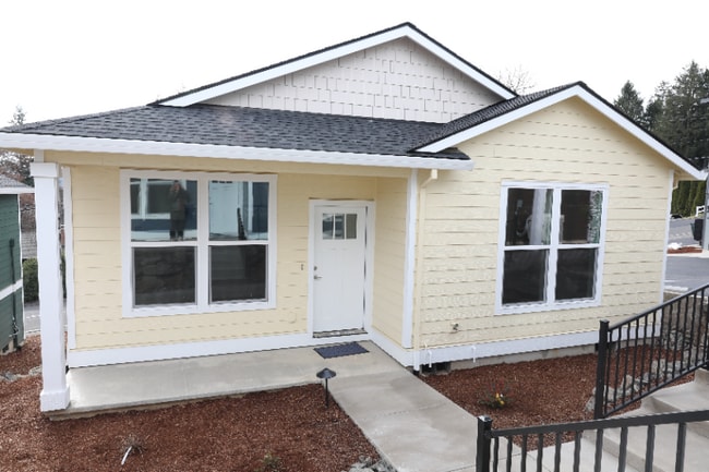 Building Photo - 12927 SE Ridgecrest Rd