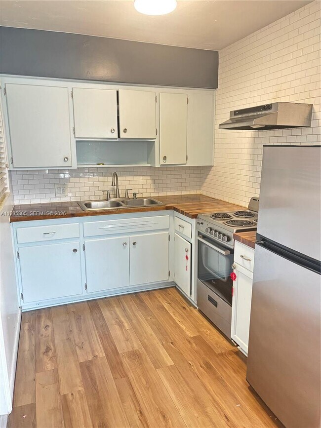 Photo - 2951 SW 23rd St Unit 2