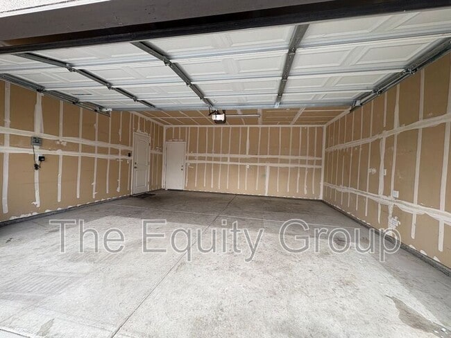 Photo - 3215 N Kent St