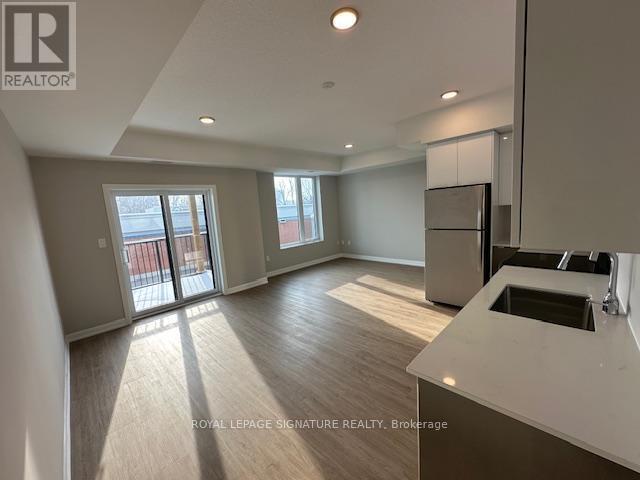 Photo - 708 Woolwich St
