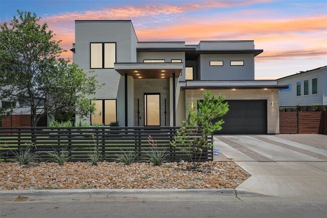 Building Photo - 2010 Meadowridge Dr