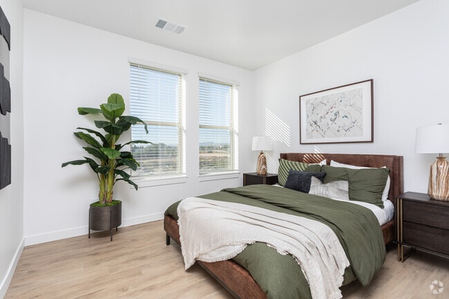 2BR, 2BA - 1.083SF
