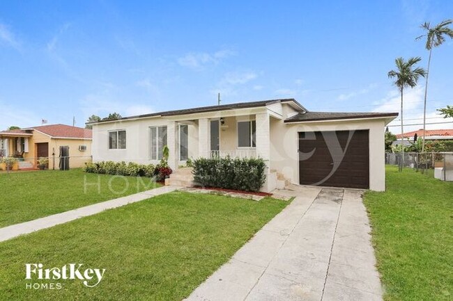 Photo - 320 W 62nd St Casa