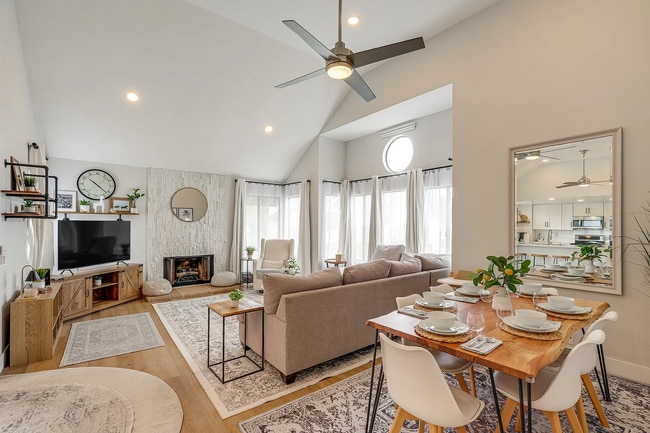 Photo - 532 Via De La Valle Unidad C