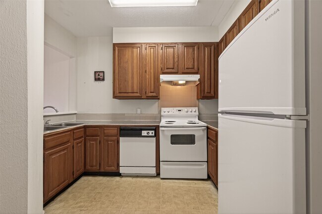 Photo - 2211 S Braeswood Blvd Unit 23C