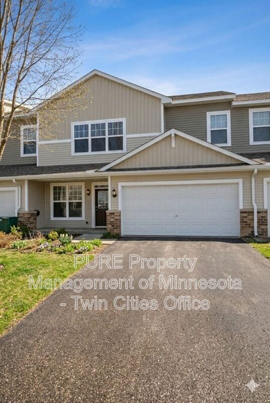 Photo - 15584 Empress Ave N