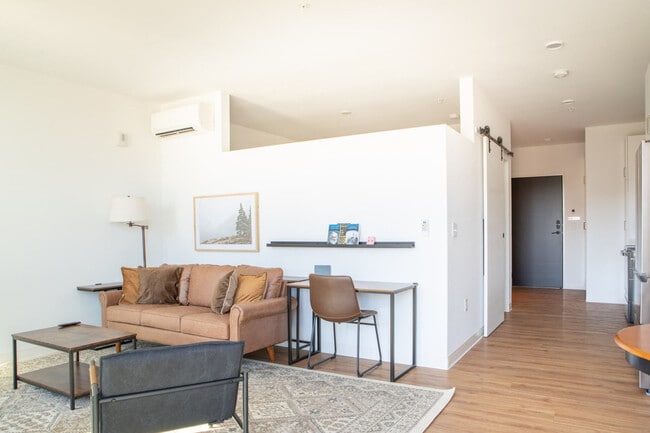 Photo - 1237 N Van Buren St Unidad ID1379020P